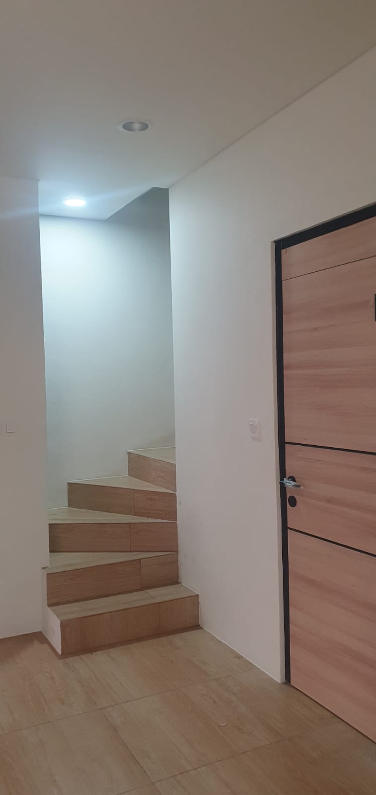 Rumah Disewakan di Cluster Uptown Lippo Cikarang
